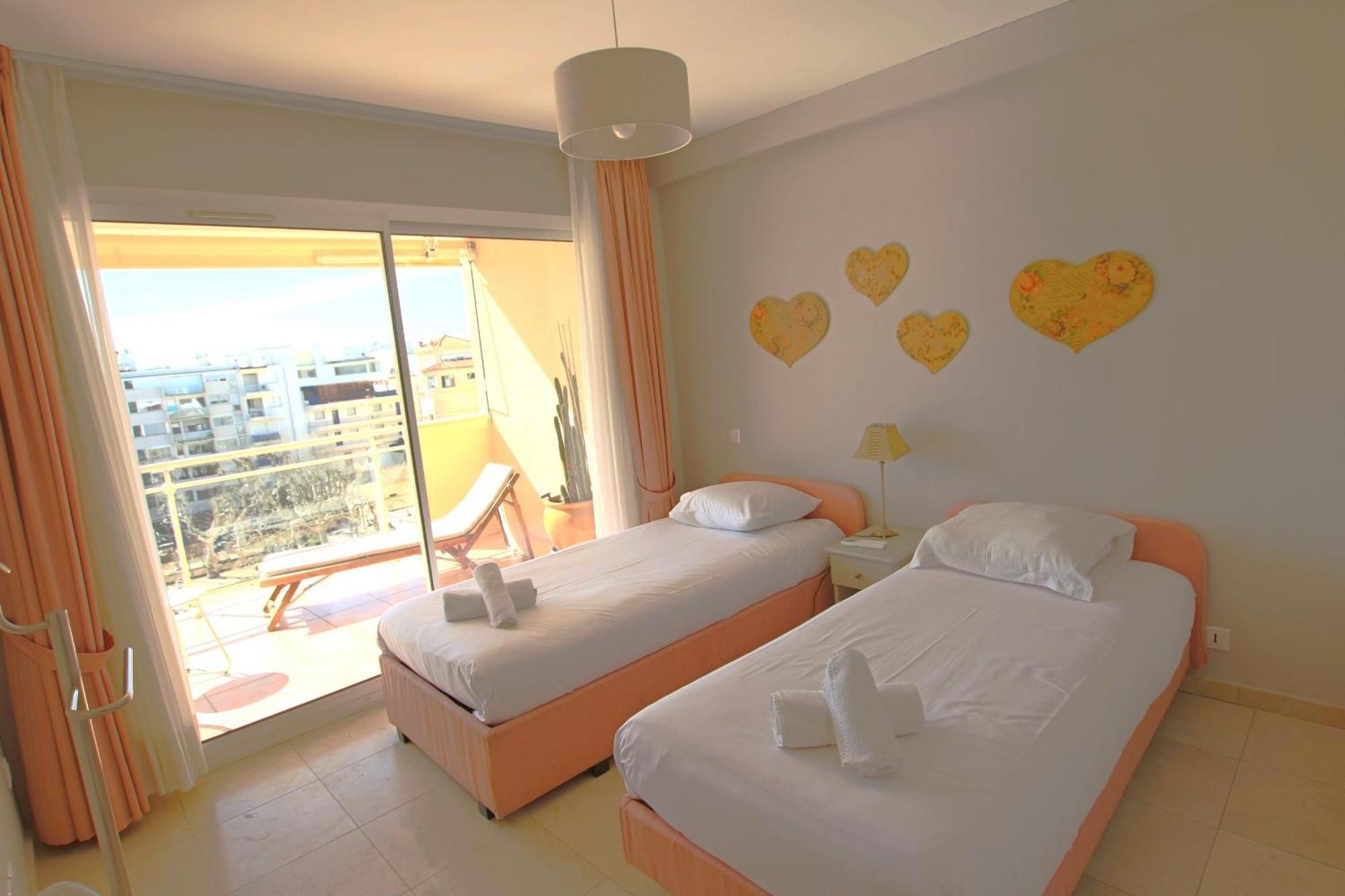 Apartment 2 Bedrooms 2 Bathrooms Clear View In Palm Area Cannes