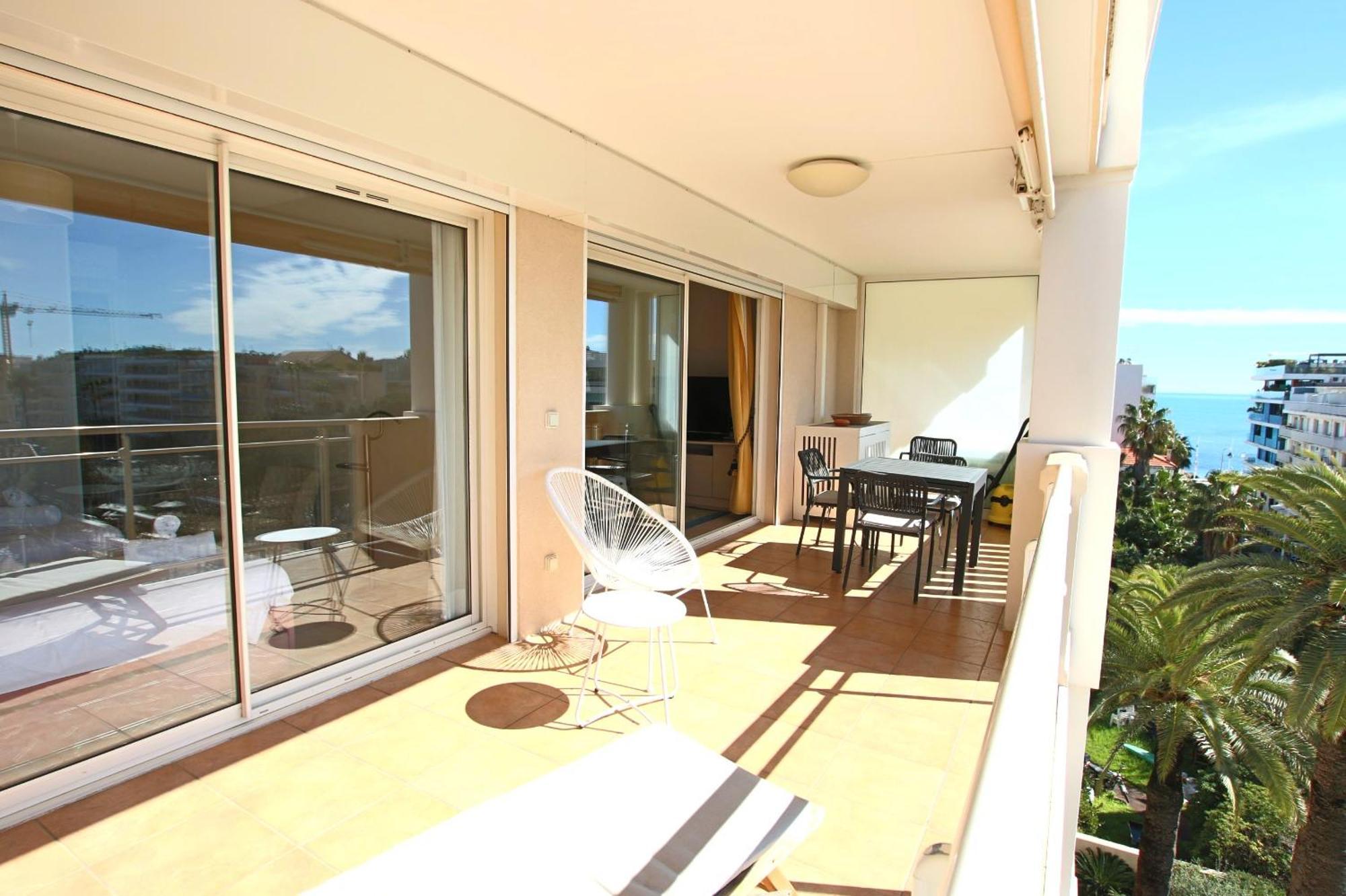 2 Bedrooms 2 Bathrooms Clear View In Palm Area Apartment